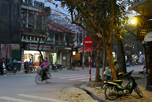 Abend in Hanoi